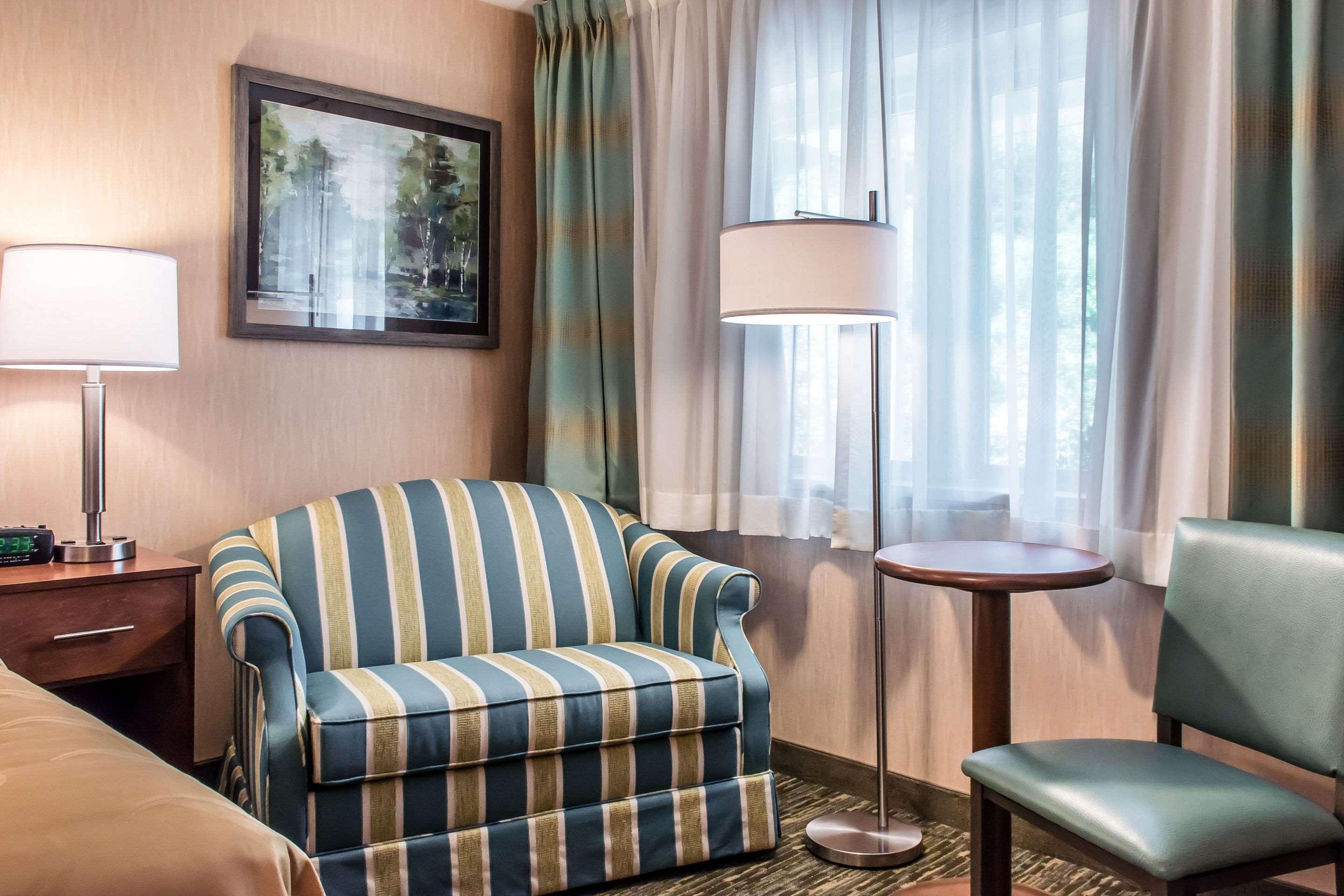 Quality Inn Бедфорд Экстерьер фото