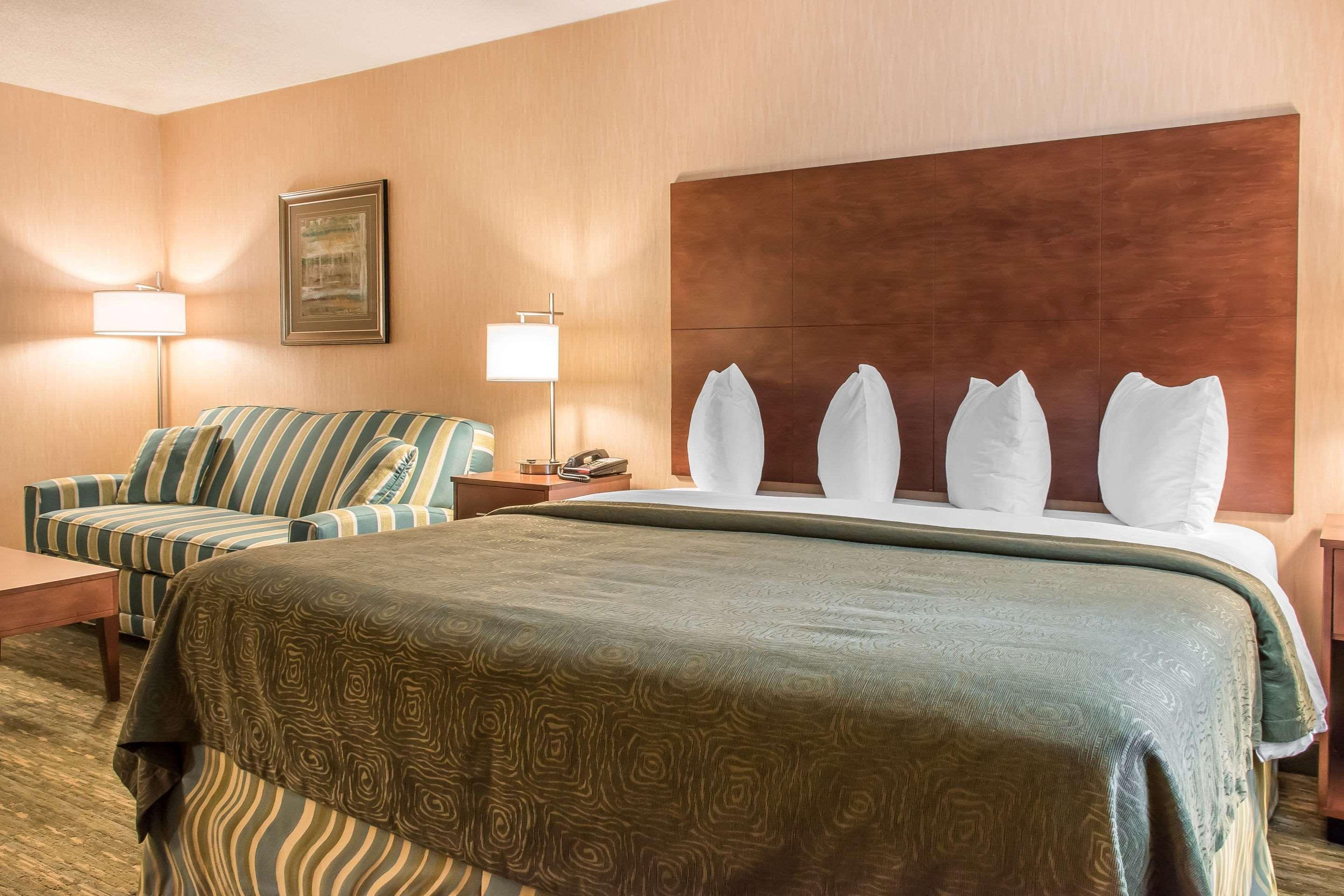 Quality Inn Бедфорд Экстерьер фото