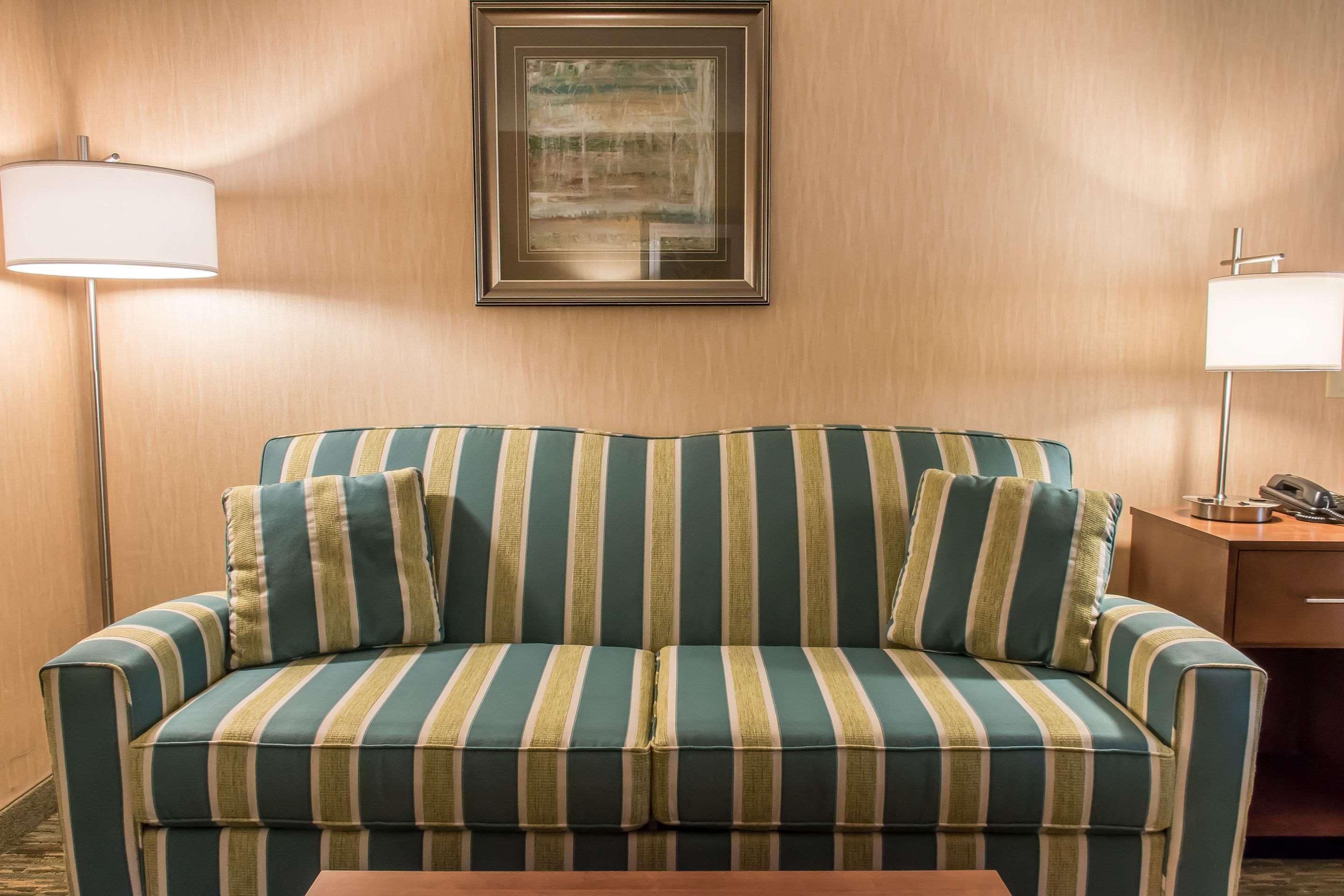 Quality Inn Бедфорд Экстерьер фото